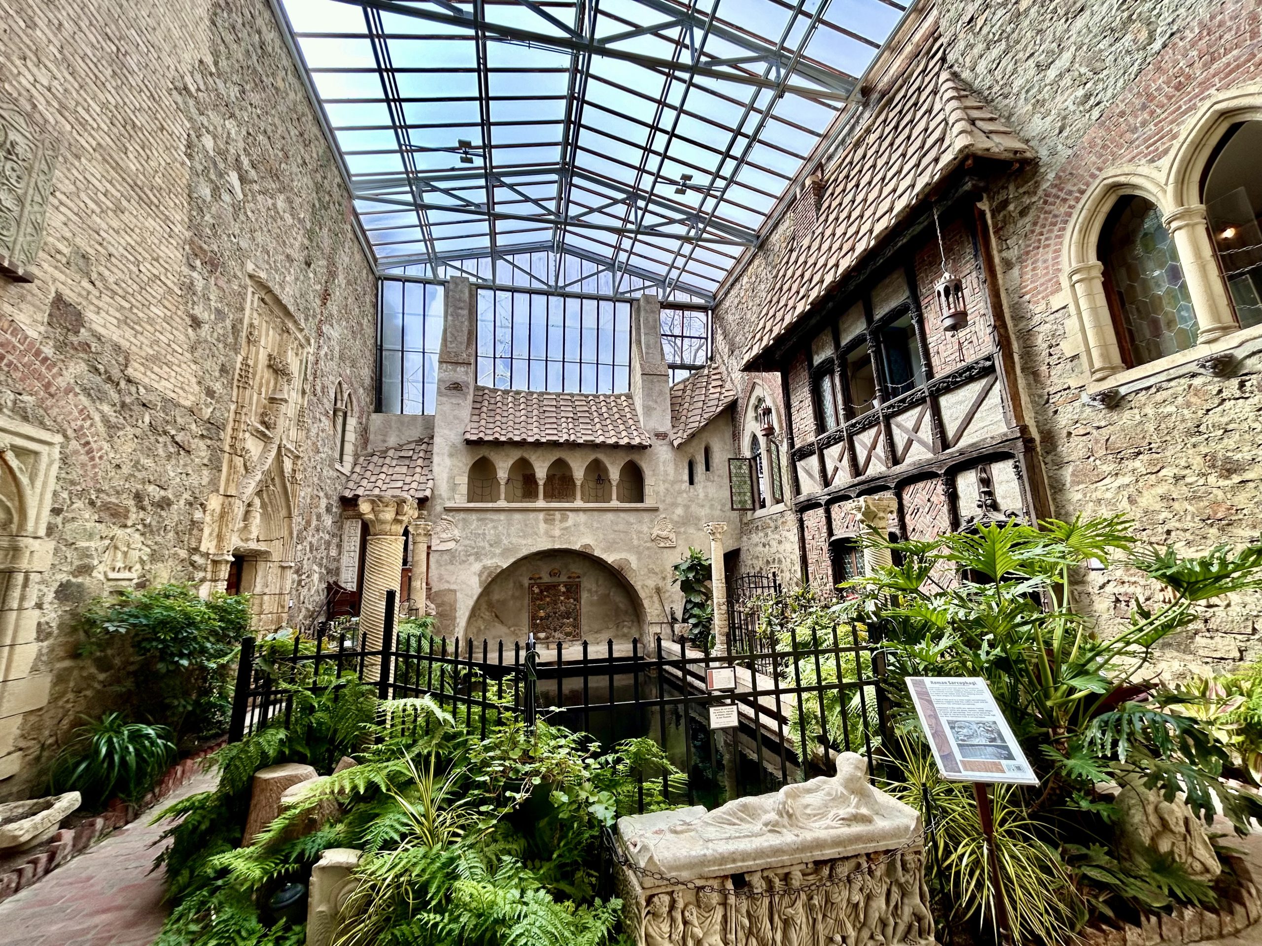 Hammond Castle Museum courtyard