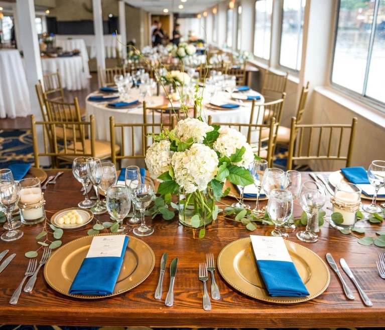 beauport-cruiselines-wedding-table-setting