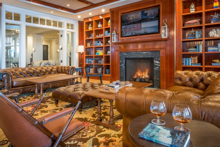 beauport-hotel-lounge-bar-seating