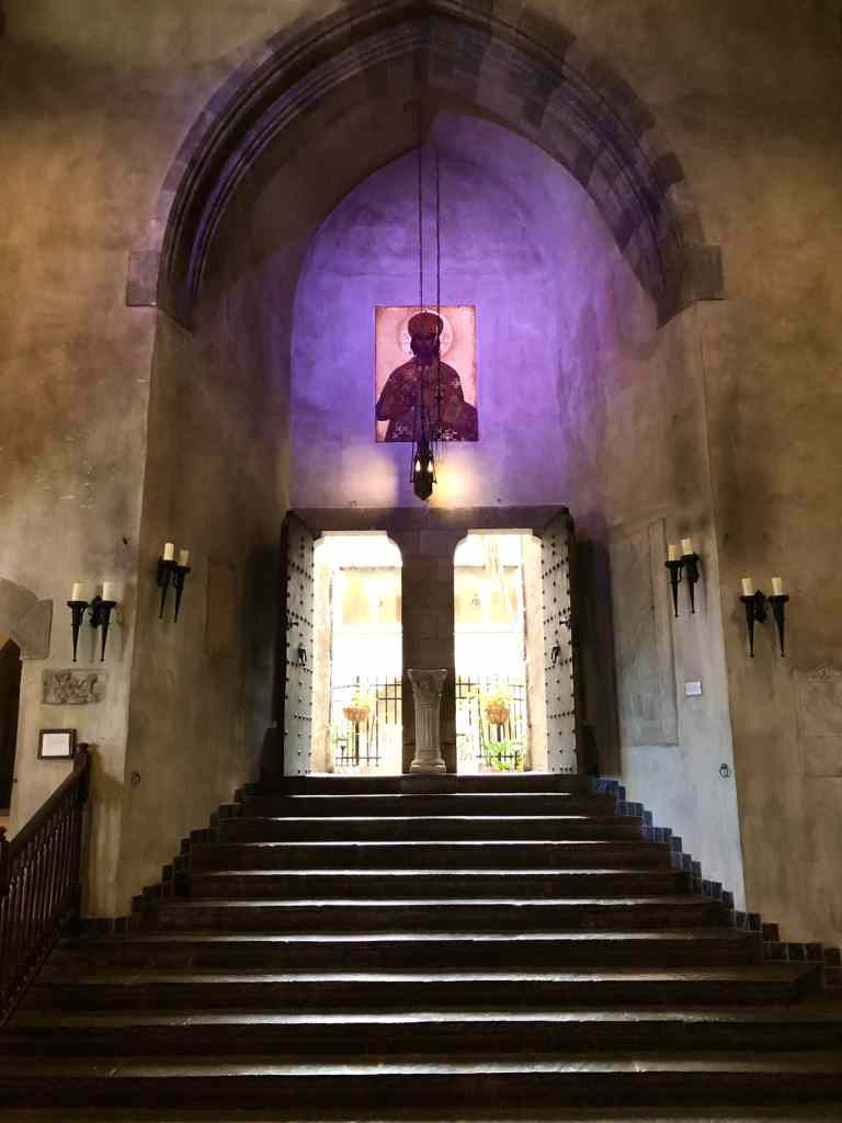 hammond-castle-museum-great-hall-Christina Zarobe